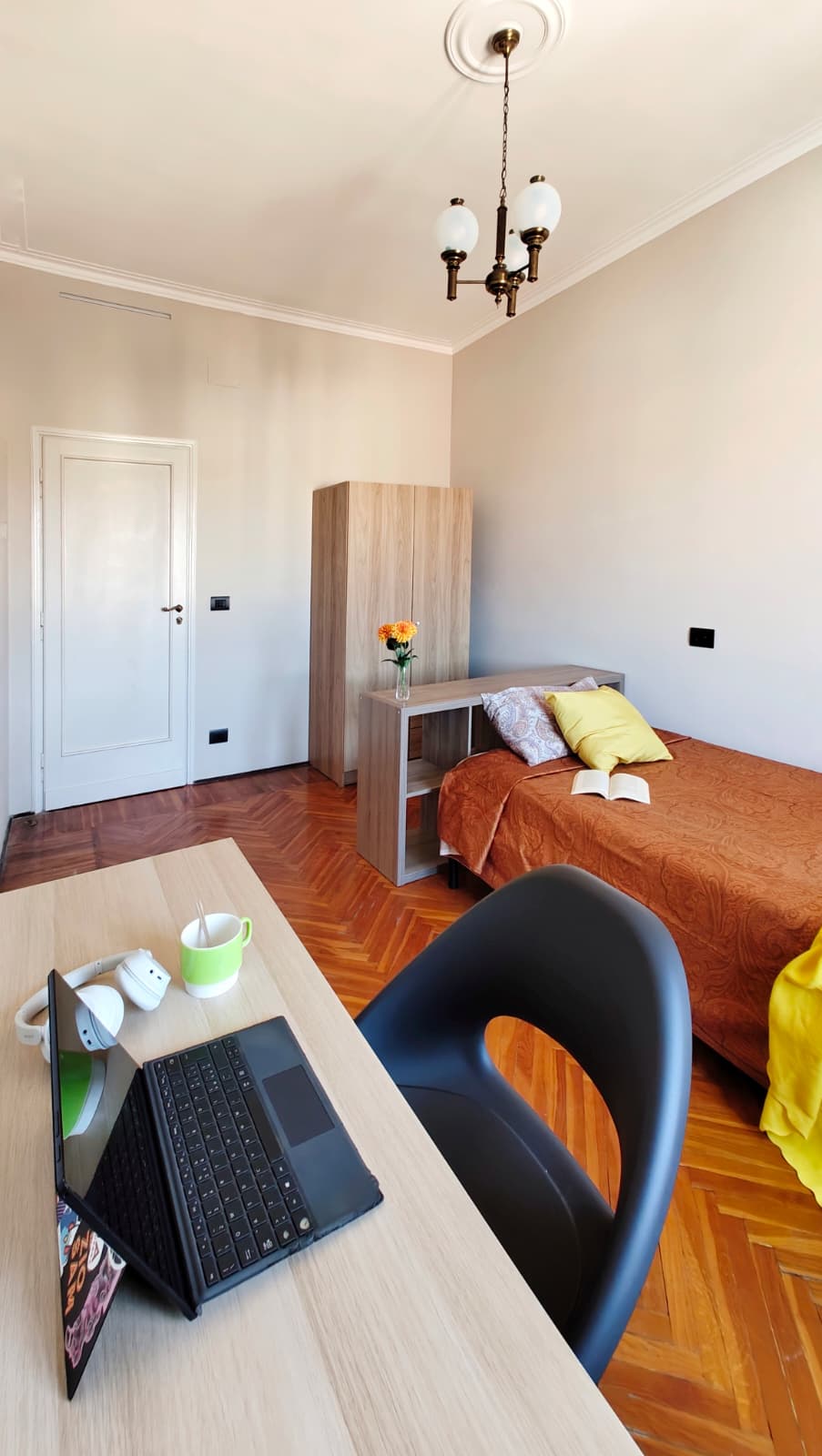 Home Elena 1 - Erasroom