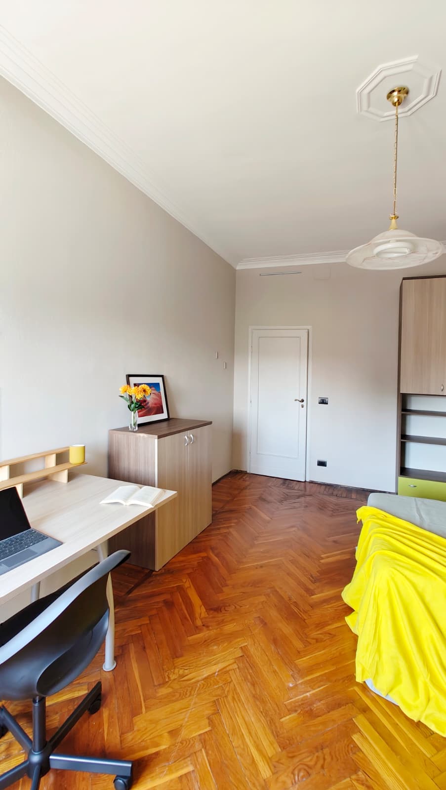 Home Elena 4 - Erasroom