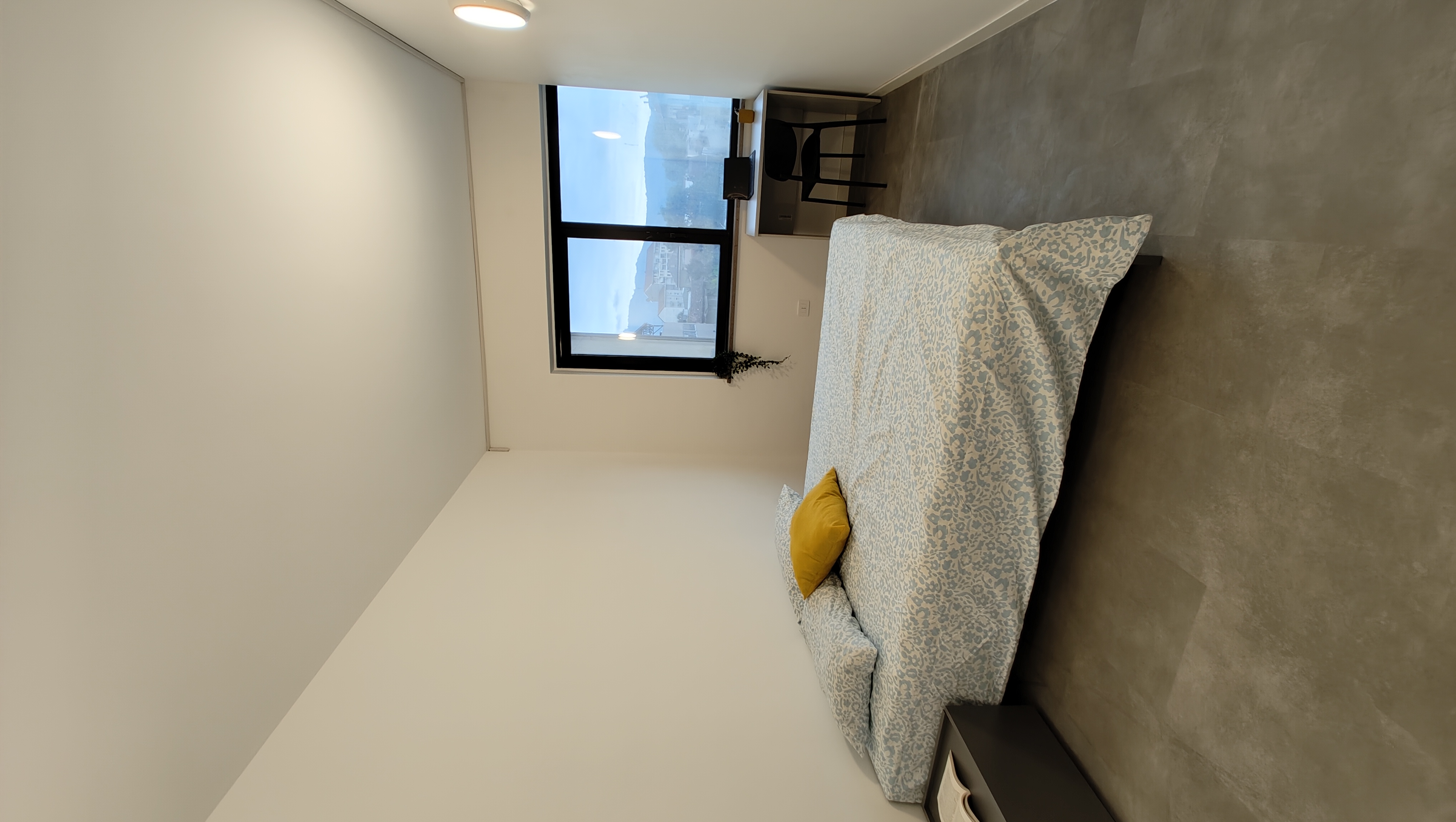 1B1 - Erasroom