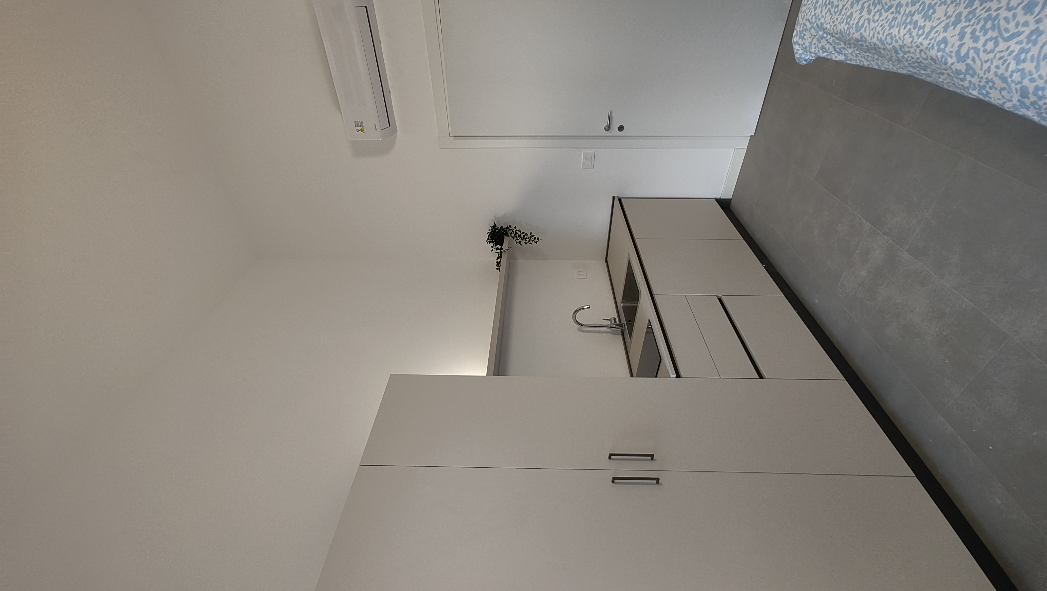 2T - Erasroom